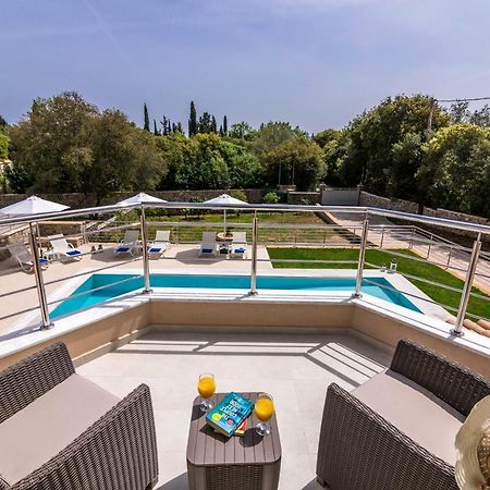 Villa Johnnie Poulades Ngoại thất bức ảnh
