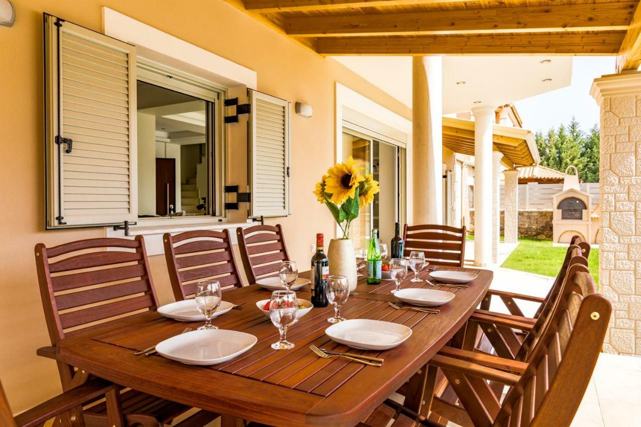 Villa Johnnie Poulades Ngoại thất bức ảnh