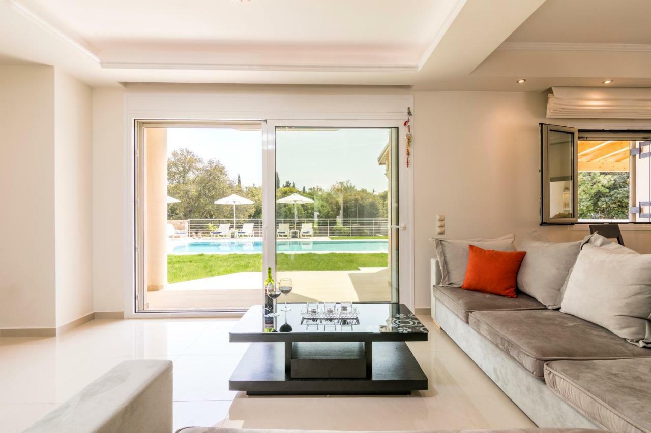 Villa Johnnie Poulades Ngoại thất bức ảnh