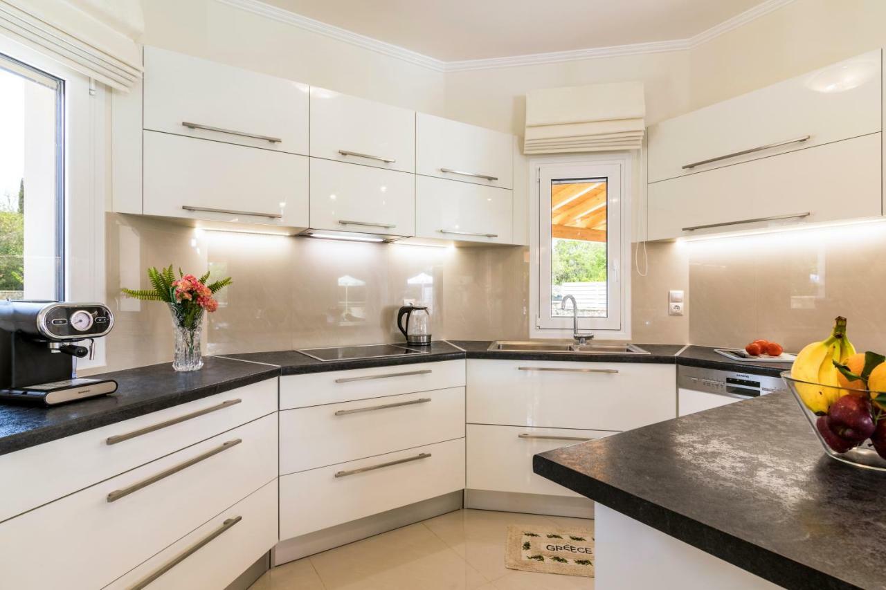 Villa Johnnie Poulades Ngoại thất bức ảnh
