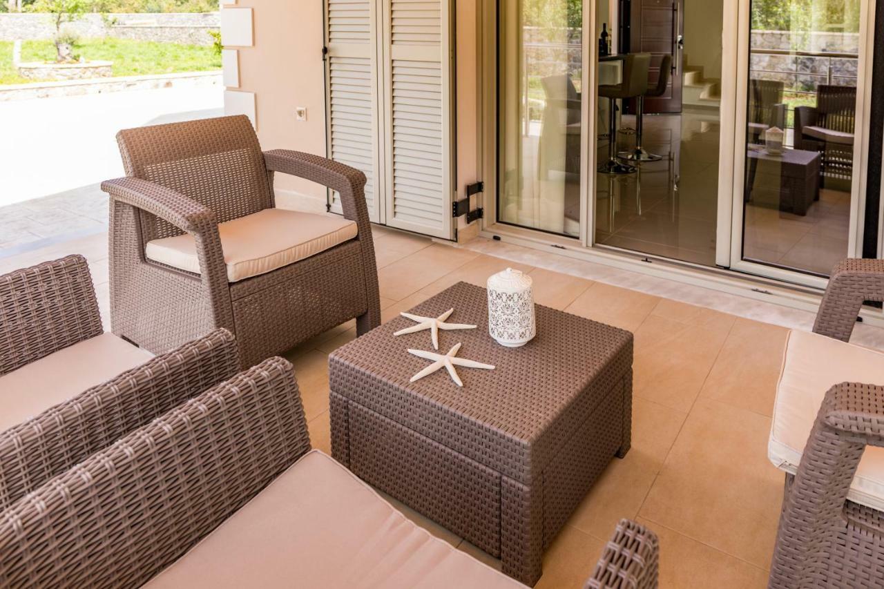 Villa Johnnie Poulades Ngoại thất bức ảnh