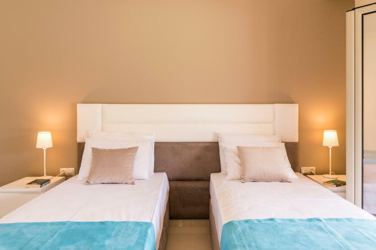 Villa Johnnie Poulades Ngoại thất bức ảnh