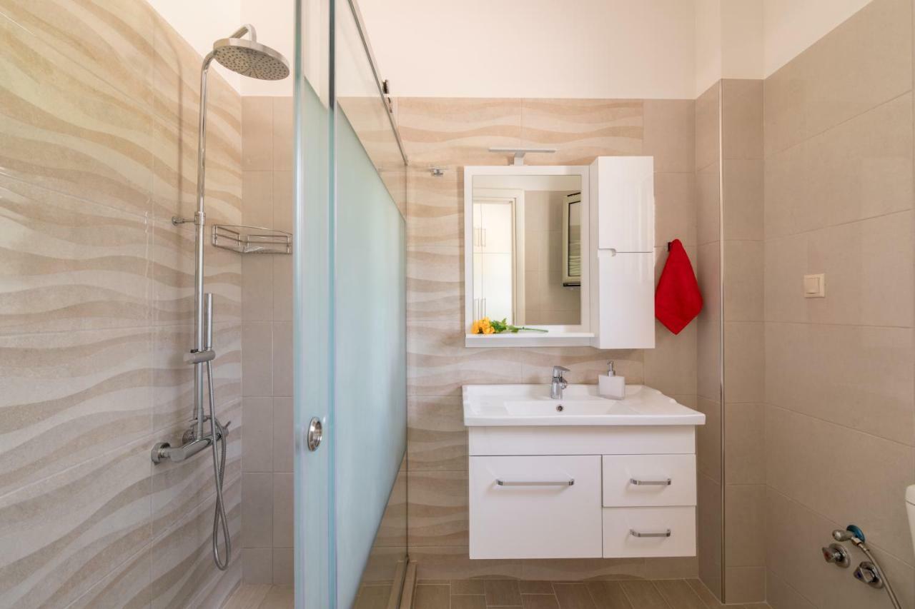 Villa Johnnie Poulades Ngoại thất bức ảnh