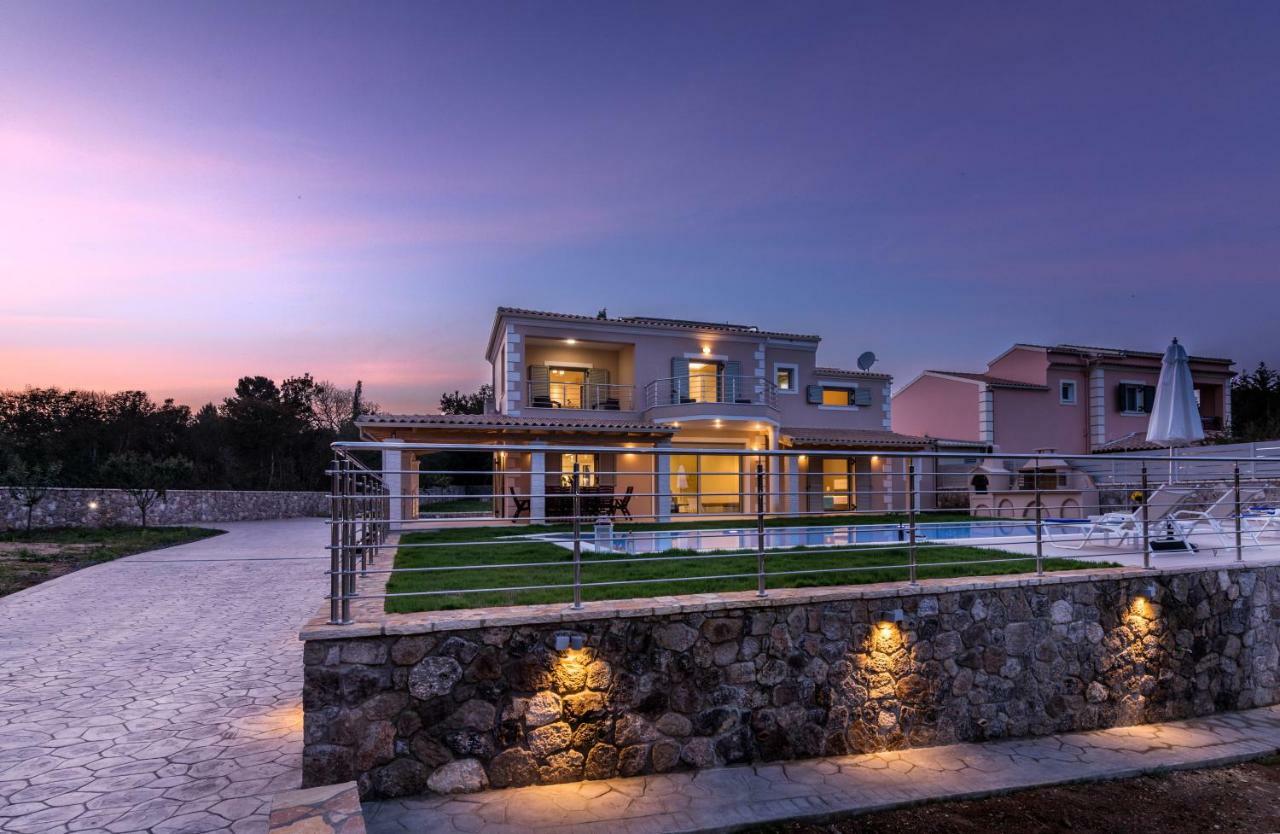 Villa Johnnie Poulades Ngoại thất bức ảnh