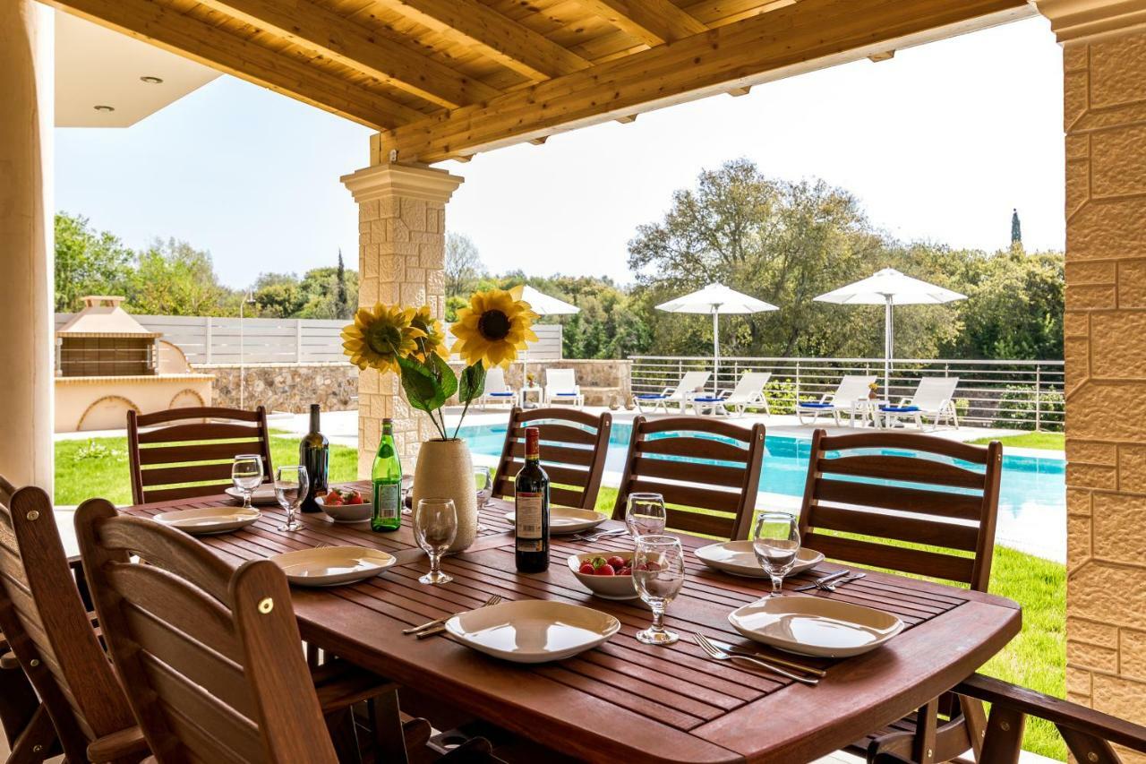 Villa Johnnie Poulades Ngoại thất bức ảnh