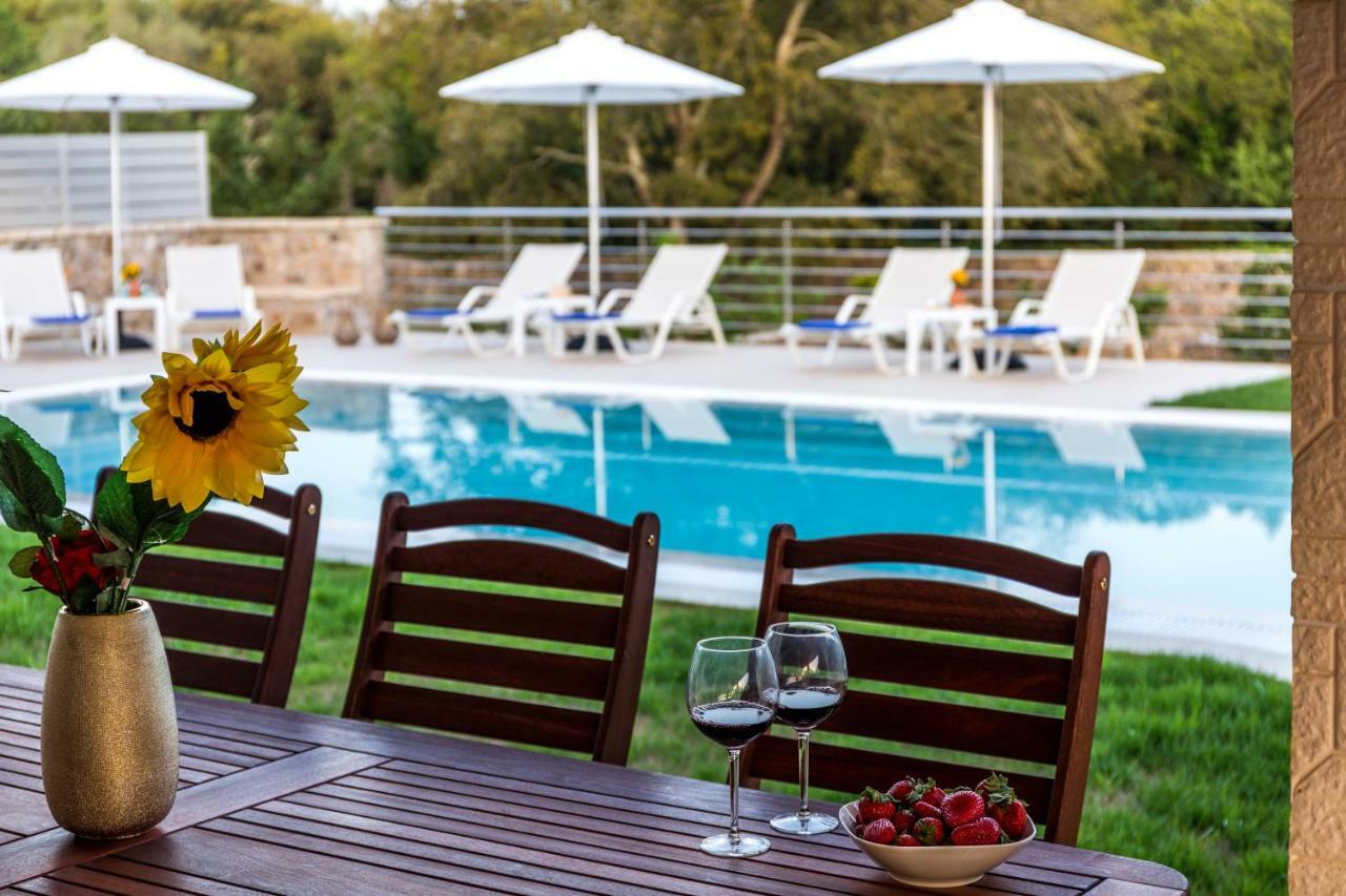 Villa Johnnie Poulades Ngoại thất bức ảnh