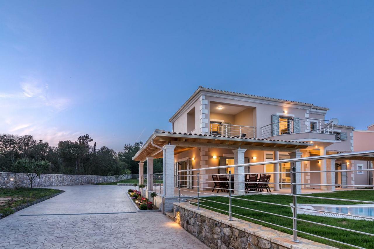Villa Johnnie Poulades Ngoại thất bức ảnh