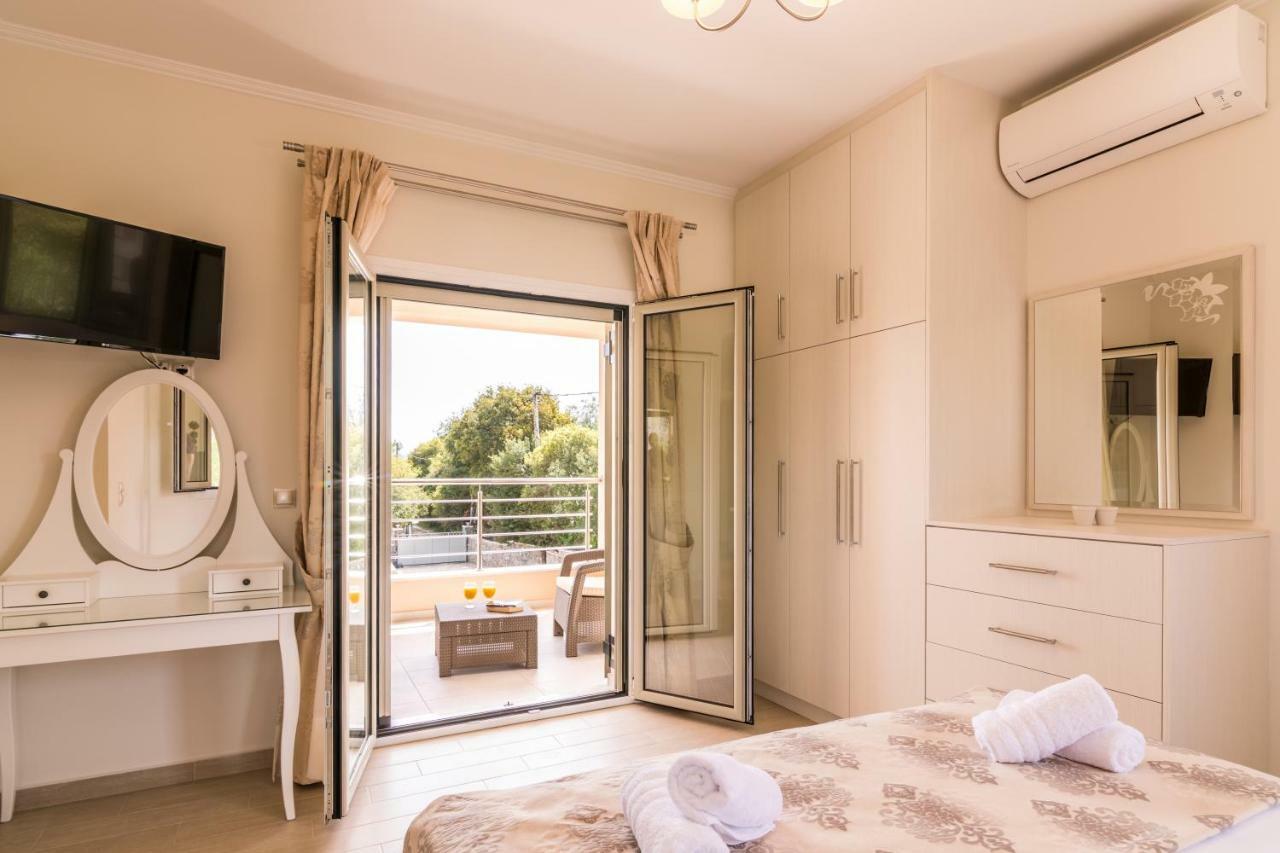 Villa Johnnie Poulades Ngoại thất bức ảnh