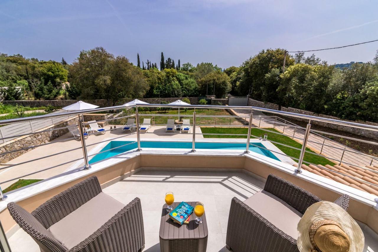 Villa Johnnie Poulades Ngoại thất bức ảnh